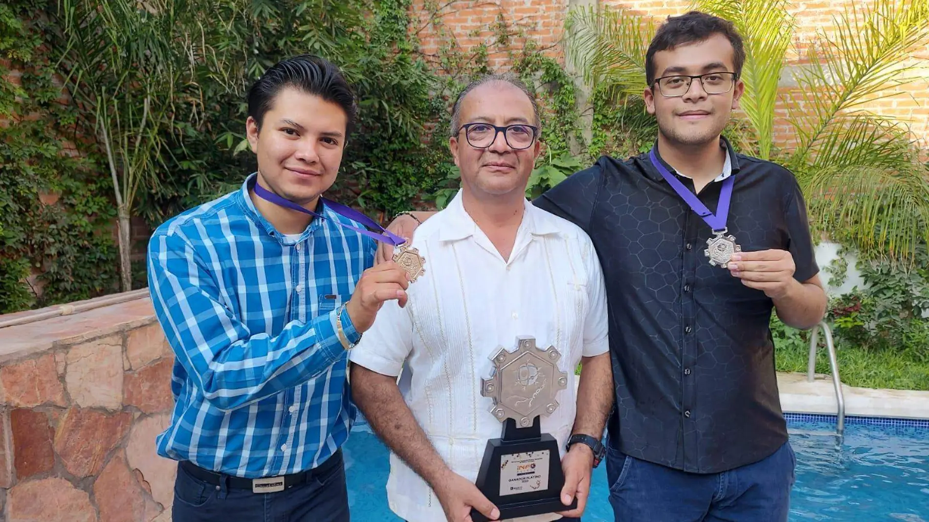 Alumnos del ITT representaran a México en Turquía con refri que funciona con paneles solares